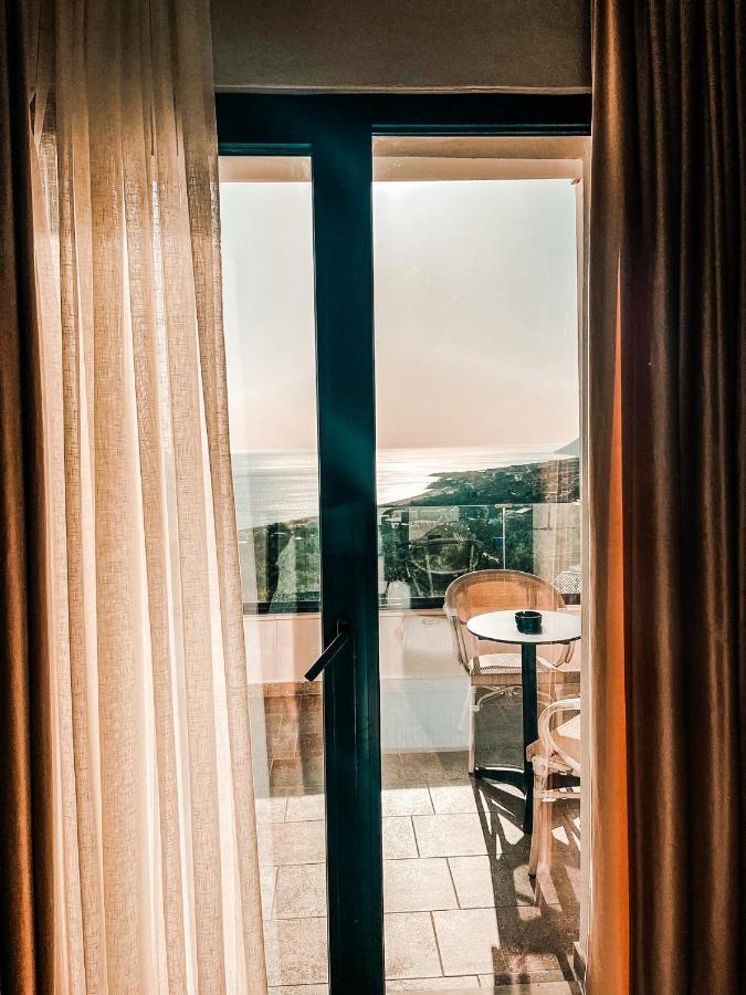 Gogo'S Boutique Hotel Dhërmi 외부 사진